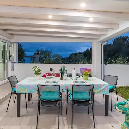 Amazing In With Kitchen *