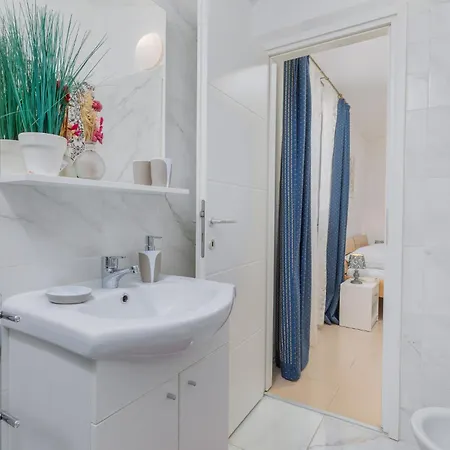Amazing In With Kitchen Holiday home Fazana