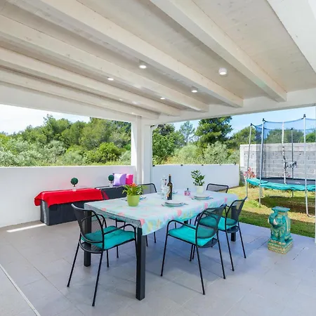 Amazing In With Kitchen *