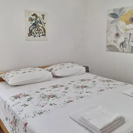 Two-bedroom In Holiday home *